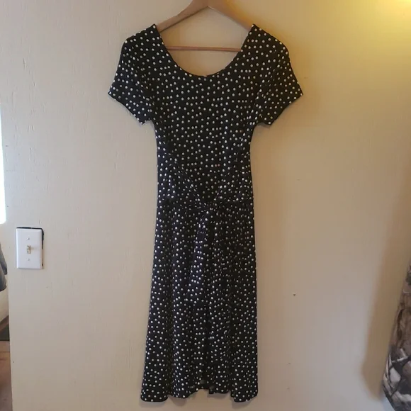 😊Elegant Black and White Polka Dot Dress - Picture 4 of 5